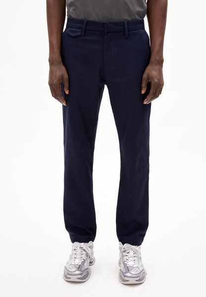 ARMEDANGELS ALVAARO PREMIUM - Herren Chino Hose aus Bio-Baumwoll Mix von ARMEDANGELS
