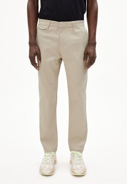 ARMEDANGELS ALVAARO PREMIUM - Herren Chino Hose aus Bio-Baumwoll Mix ARMEDANGELS ALVAARO PREMIUM - Herren Chino Hose aus Bio-Baumwoll Mix von ARMEDANGELS