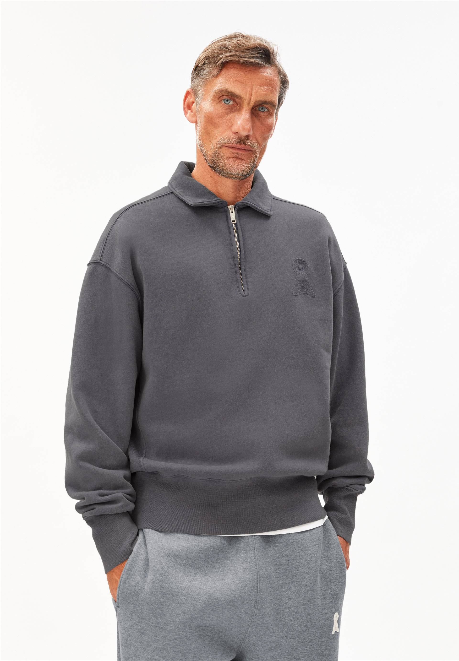 ICONIC Å GMT DYE ZIP TROYER | dark steel washed Sweatshirt aus Bio-Baumwolle M von ARMEDANGELS