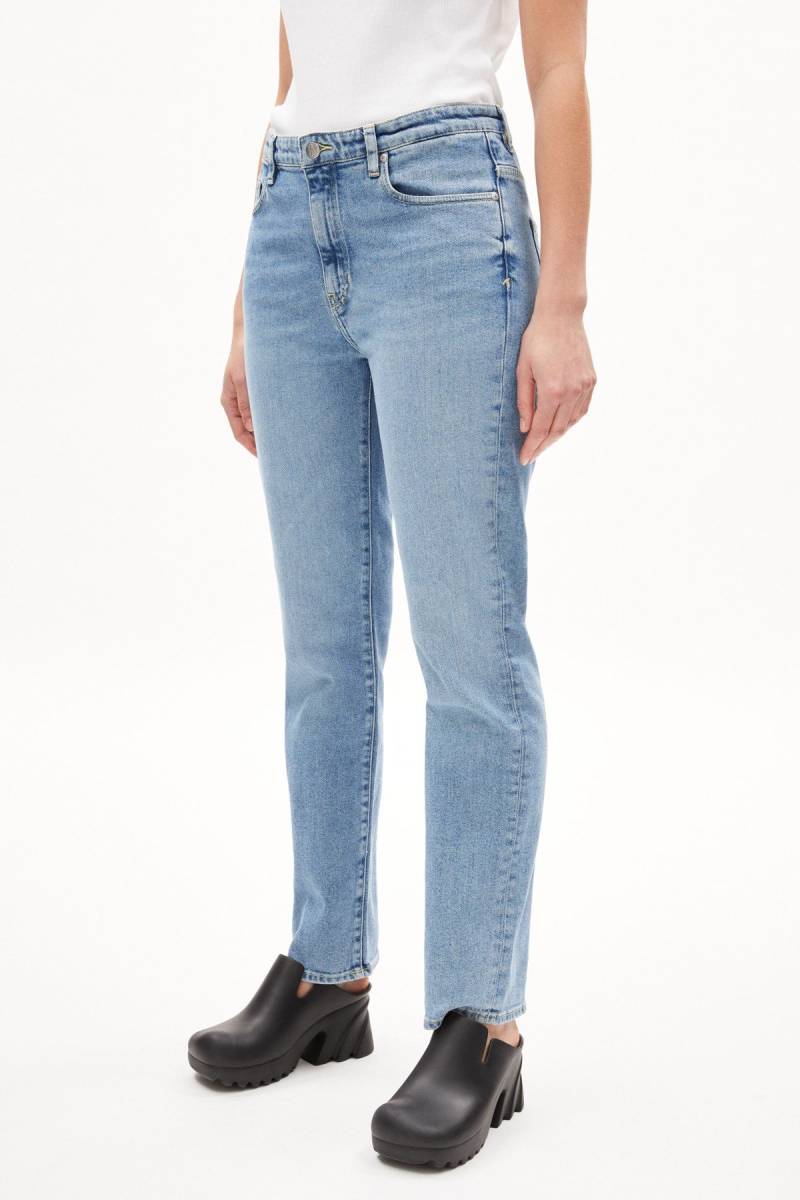 Jeans Carenaa Easy Blue von ARMEDANGELS