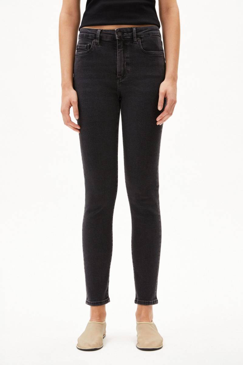 Jeans Tillaa x Stretch True Black Washed von ARMEDANGELS