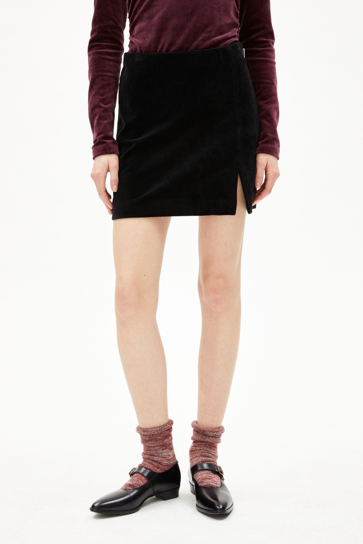 Rock Nanjaraa Velvet Schwarz von ARMEDANGELS