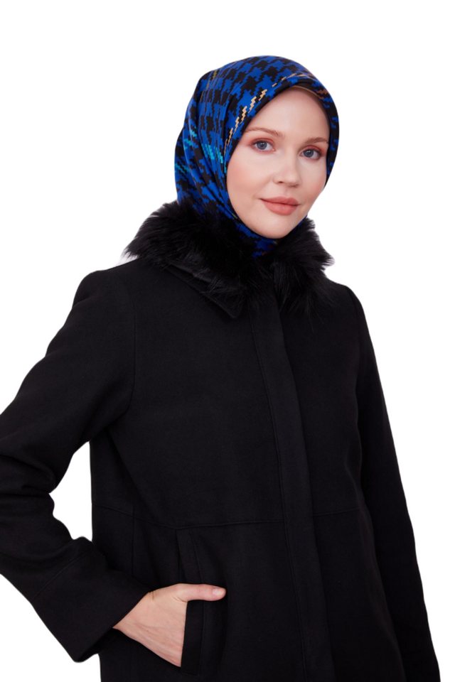 ARMİNE Wintermantel Armine-Mantel mit Felldetail am Kragen und Patchwork auf der Vordersei von ARMİNE