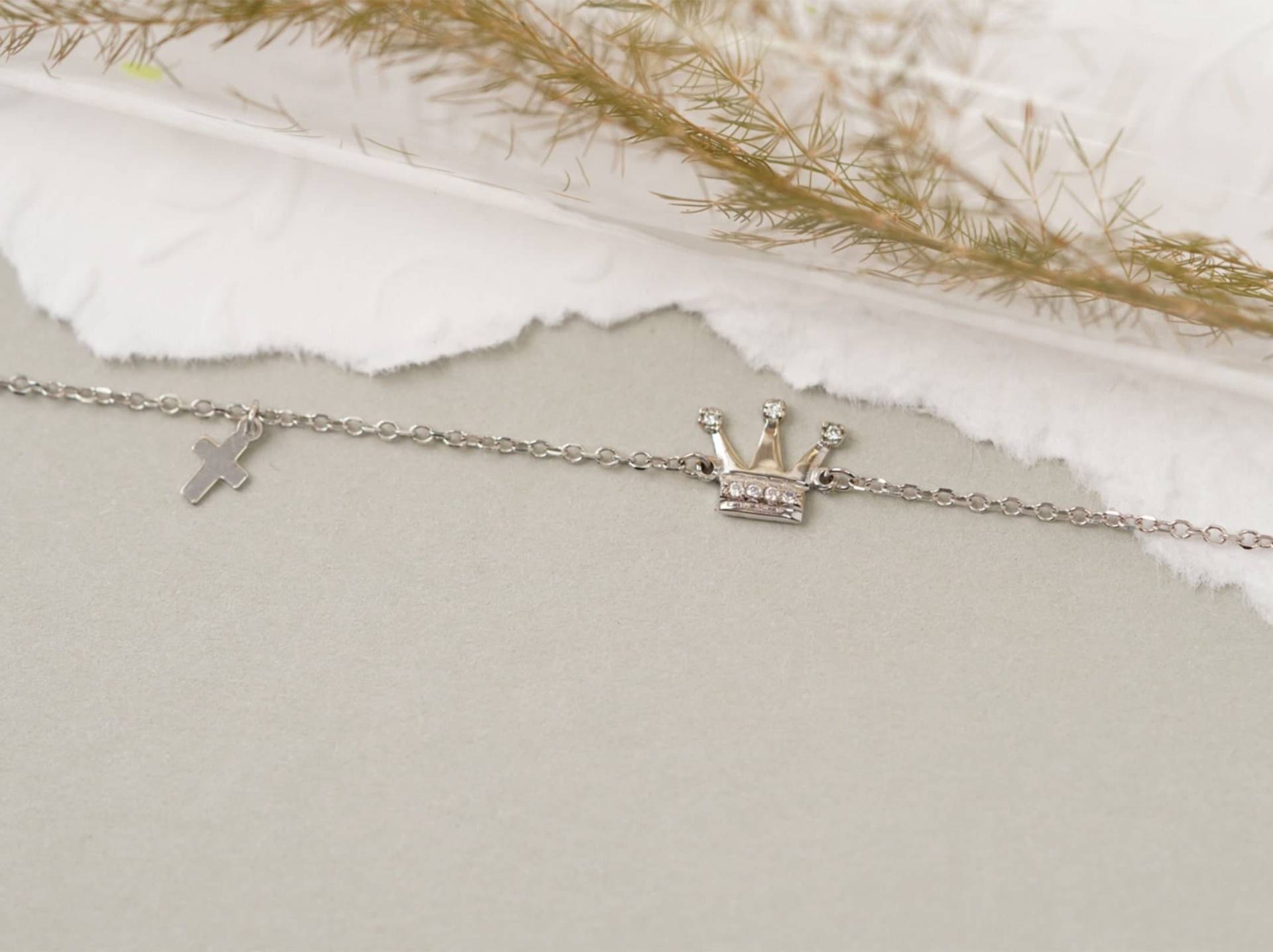 14K Solid Gold Krone Armband, Goldarmband Zierlich, Bettelarmband, Elegantes Massivgold Armband von ARMMAJewelry