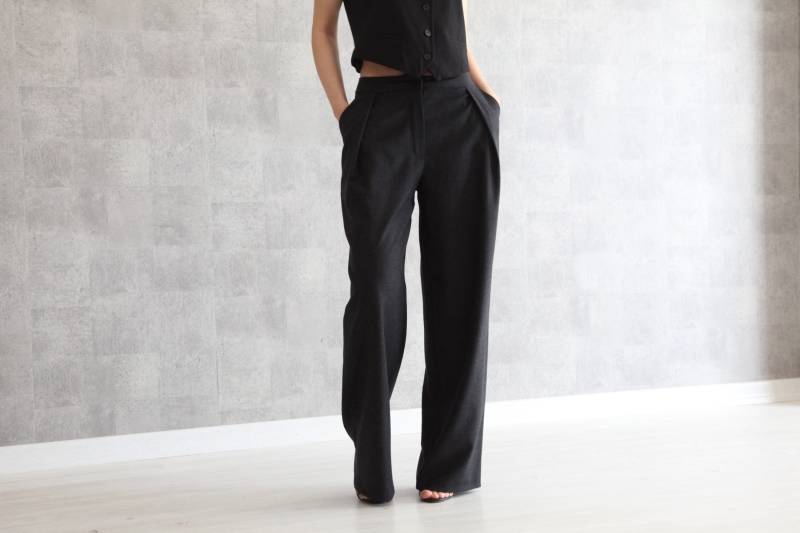 Graue Hose Mit Weitem Bein - Handgemachte Palazzohose Hoher Taille von ARNAZAROVA