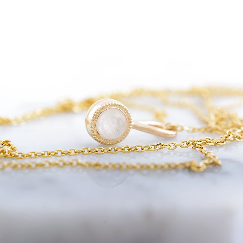 Mondstein Halskette, Gold Winzige Goldkette, Handgemachten Schmuck in 14 Karat von ARPELC