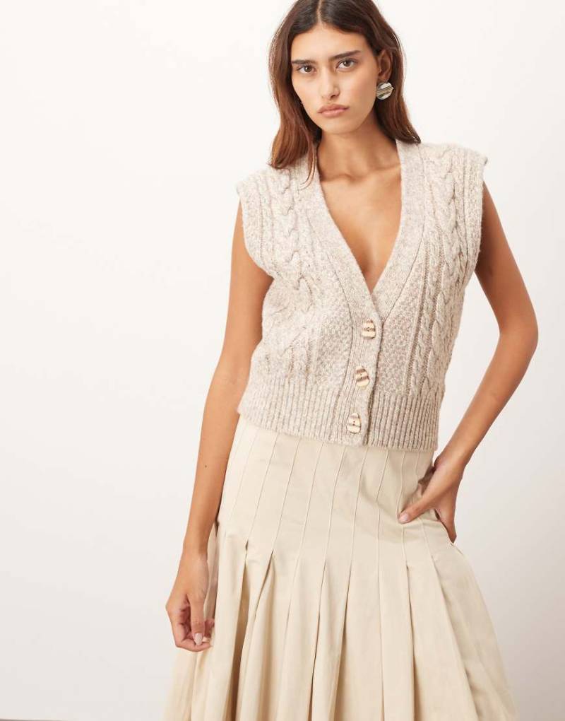 ARRANGE - Ärmellose Zopfstrickjacke in Braun aus verzwirntem Garn-Bunt von ARRANGE