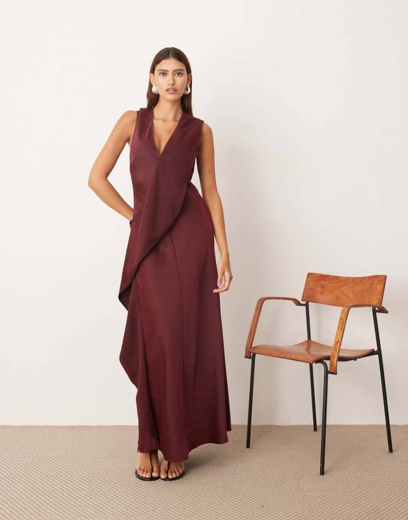 ARRANGE - Ärmelloses Maxikleid in Merlot mit Kontrasteinsatz-Rot von ARRANGE