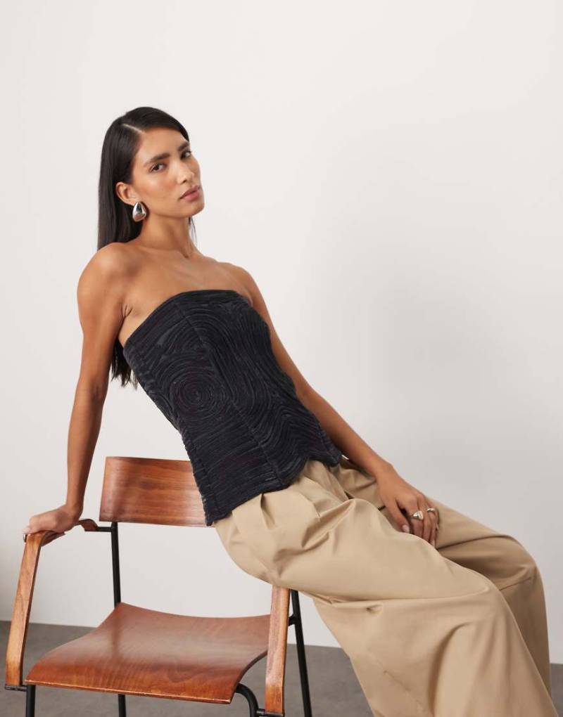 ARRANGE - Besticktes, trägerloses Samt-Oberteil in Petrol mit Rouleau-Details-Marineblau von ARRANGE