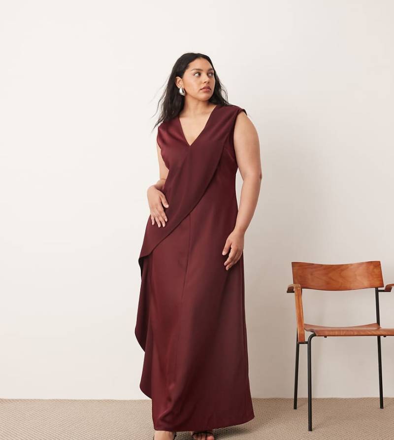 ARRANGE Curve - Ärmelloses Maxikleid in Merlot mit Kontrasteinsatz-Rot von ARRANGE