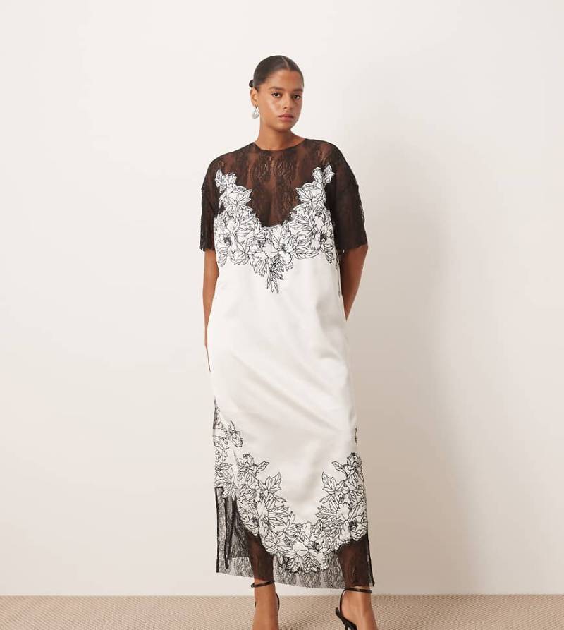 ARRANGE Curve - Besticktes Midi-Säulenkleid aus Satin in Elfenbeinweiß mit Spitzenapplikation von ARRANGE