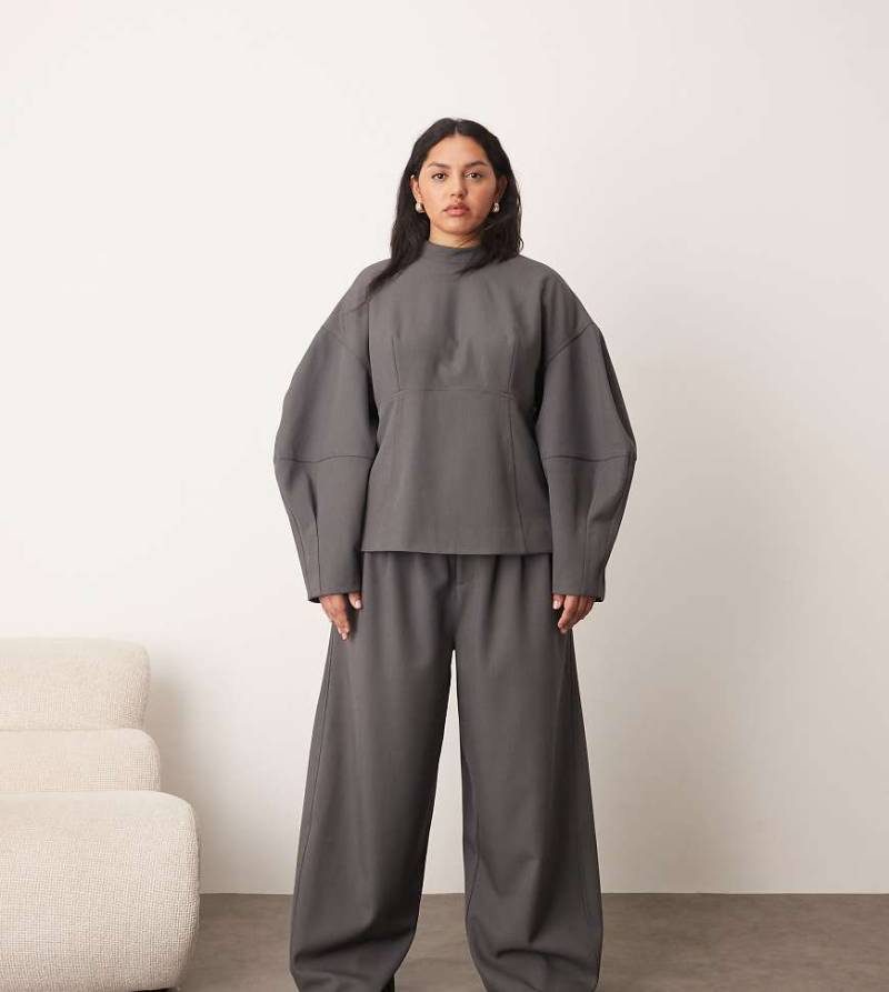 ARRANGE Curve - Elegante Barrel-Hose in Grau mit weitem Bein und plissiertem Detail, Kombiteil ARRANGE Curve - Elegante Barrel-Hose in Grau mit weitem Bein und plissiertem Detail, Kombiteil von ARRANGE