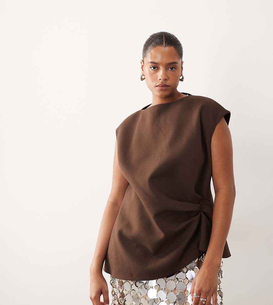 ARRANGE Curve - Elegantes, tailliertes Oberteil in Schokobraun mit Knopfdetails-Brown von ARRANGE