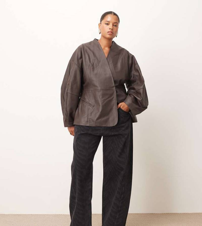 ARRANGE Curve - Franklyn - Jeans in Schwarz mit Ziernaht, Zebramuster und abgerundetem Beinschnitt von ARRANGE
