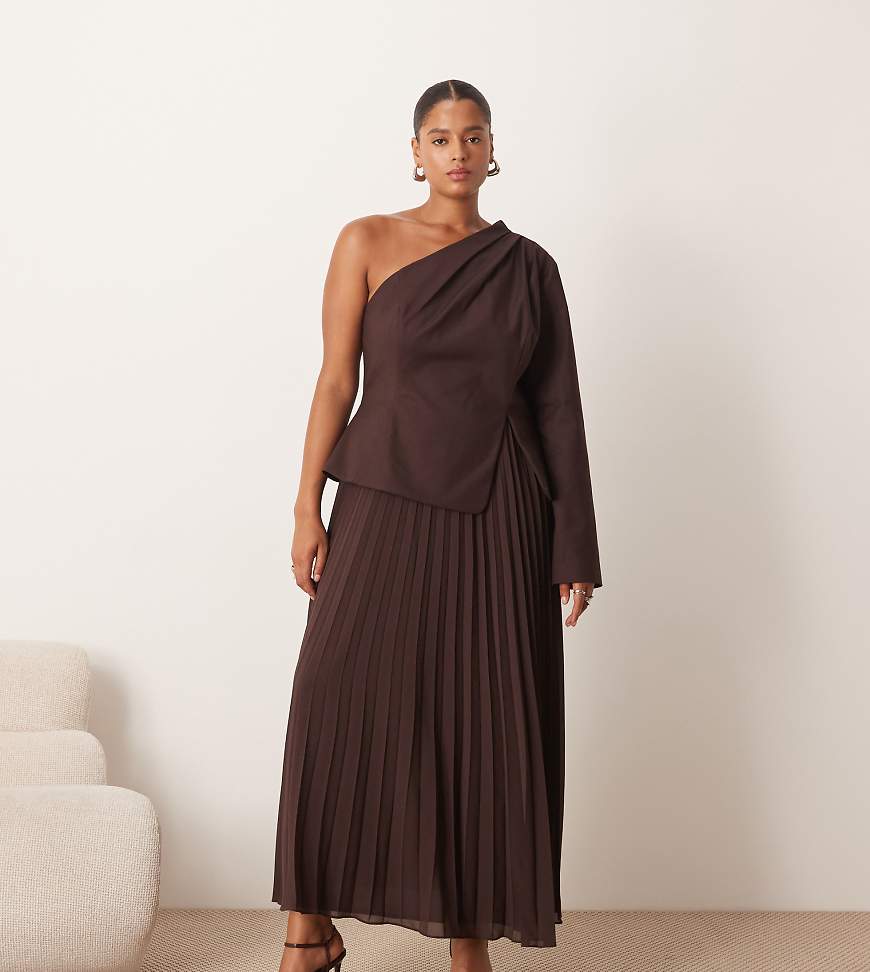 ARRANGE Curve - Geformtes One-Shoulder-Maxikleid in Schokobraun mit Mikrofaltensaum-Brown von ARRANGE