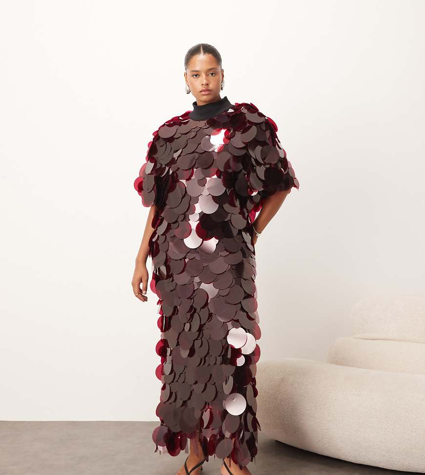 ARRANGE Curve - Hochgeschlossenes Maxikleid in Merlot mit Fransensaum und Scheibenpailletten-Rot von ARRANGE