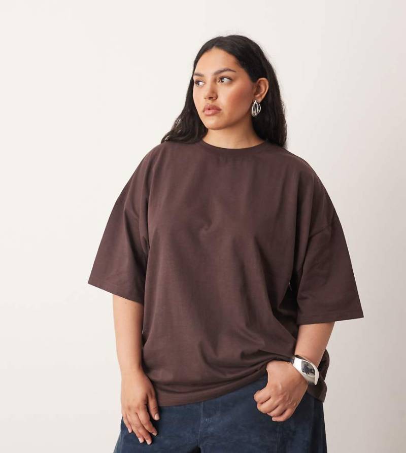 ARRANGE Curve - Hochwertiges Oversize-T-Shirt aus schwerem Stoff in Schokobraun-Brown von ARRANGE