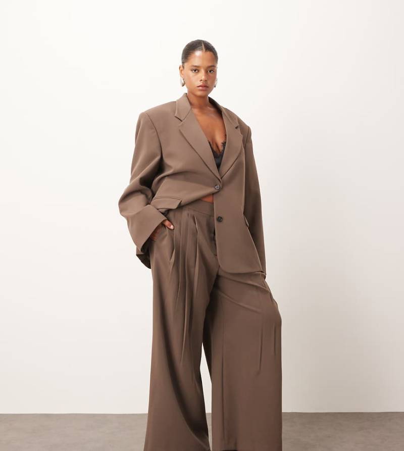 ARRANGE Curve - Hose in Schokobraun mit Bundfalten und weitem Bein, Kombiteil-Brown ARRANGE Curve - Hose in Schokobraun mit Bundfalten und weitem Bein, Kombiteil-Brown von ARRANGE