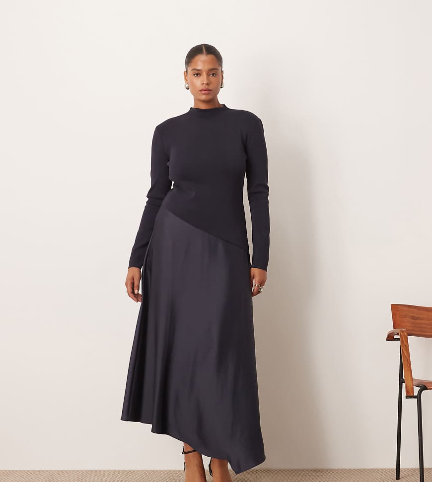 ARRANGE Curve - Hybrid-Maxikleid in Marineblau aus Strick und anderem Material mit asymmetrischem Rock von ARRANGE