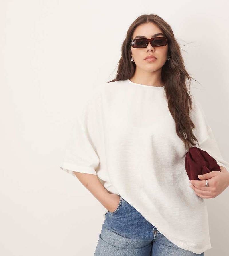 ARRANGE Curve - Kastiges Oversize-T-Shirt aus strukturiertem Gewebe in Weiß von ARRANGE