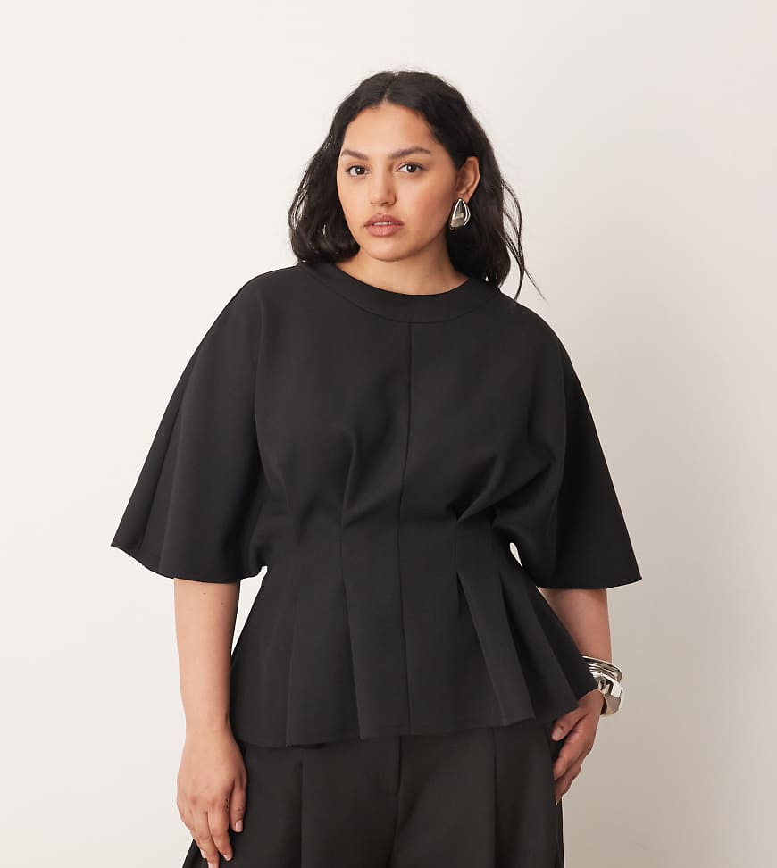 ARRANGE Curve - Kurzärmliges Oberteil in Schwarz mit plissierter Taille, Kombiteil von ARRANGE