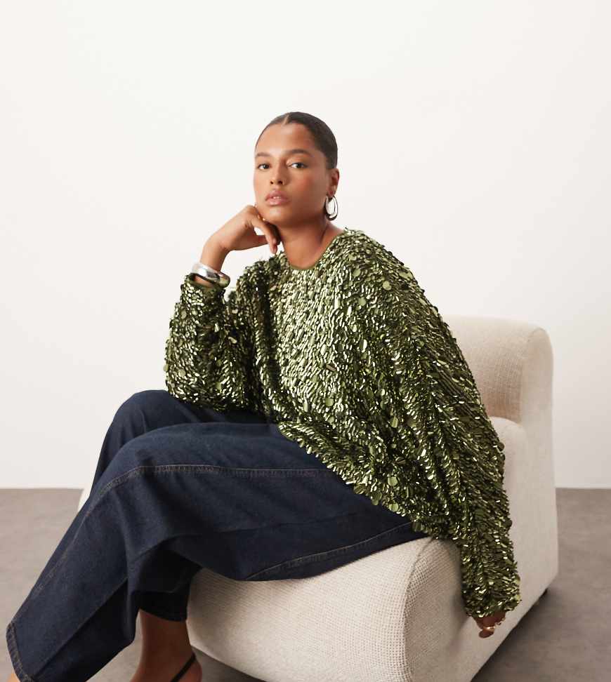 ARRANGE Curve - Langärmliges Oberteil in Khaki mit quadratischem Schnitt und Pailletten in geschmolzener Optik-Grün von ARRANGE