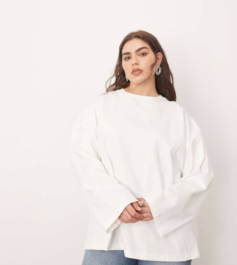 ARRANGE Curve - Langärmliges Oversize-Shirt aus Baumwolle in Weiß von ARRANGE