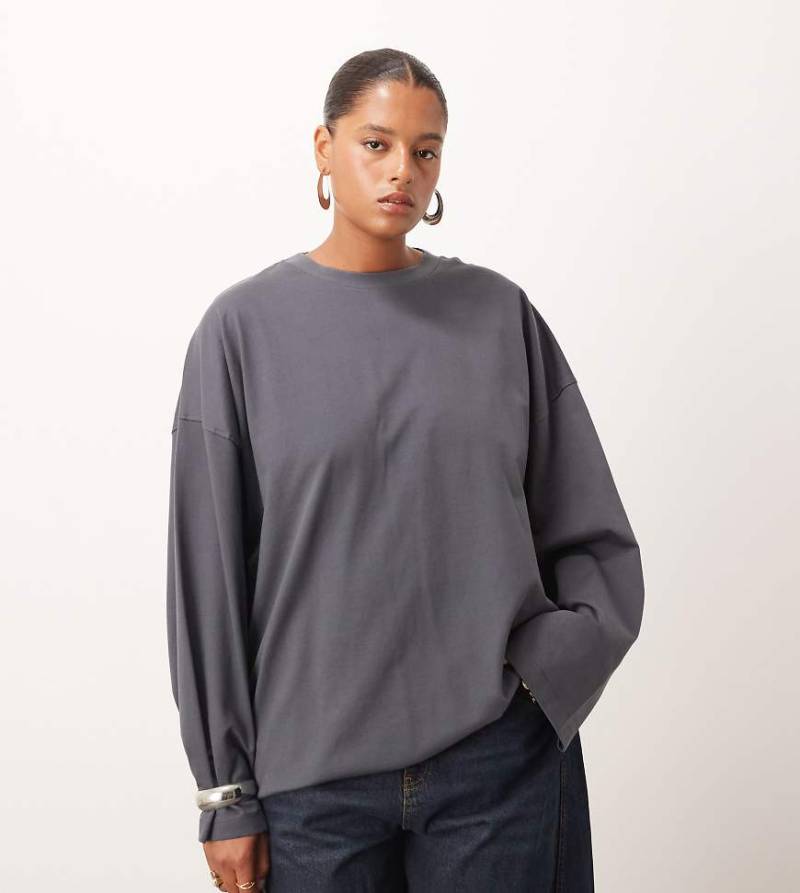ARRANGE Curve - Langärmliges Oversize-T-Shirt aus Baumwolle in Anthrazit-Grau von ARRANGE