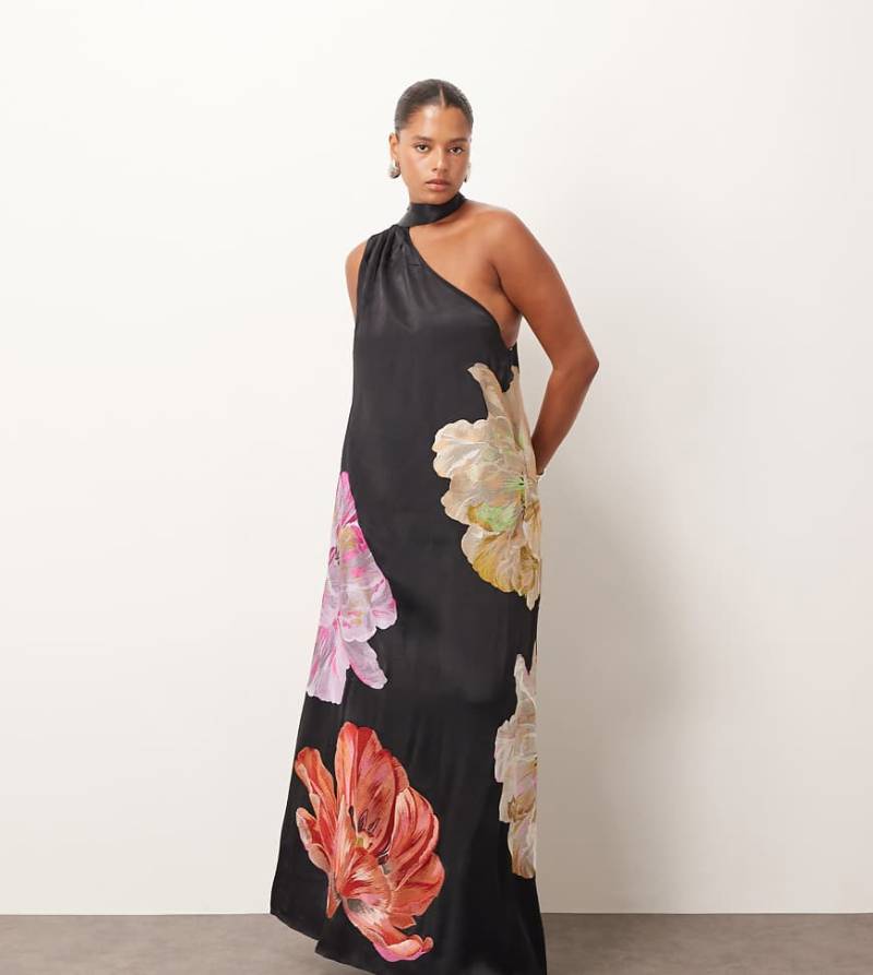 ARRANGE Curve - Maxikleid in Schwarz mit One-Shoulder-Träger, Schalausschnitt und riesiger Blumenstickerei von ARRANGE