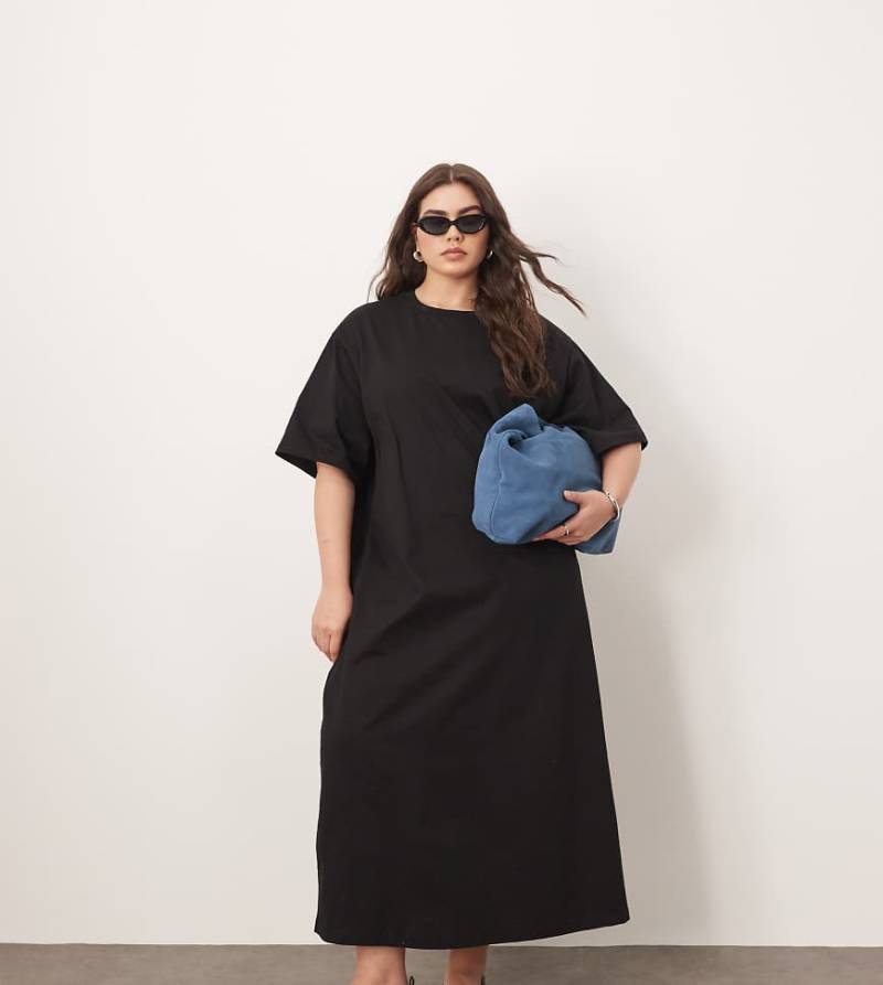 ARRANGE Curve - Midi-T-Shirt-Kleid aus hochwertigem, schwerem Material in Schwarz von ARRANGE