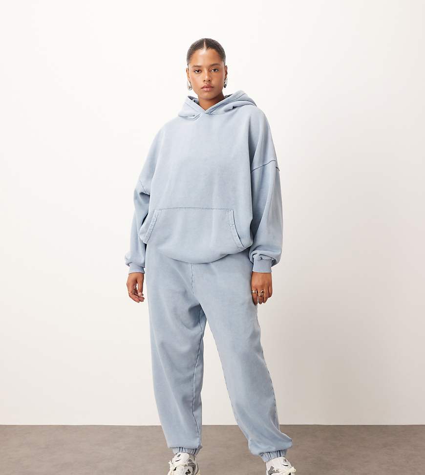 ARRANGE Curve - Premium - Jogginghose in zartem Blau mit Acid-Waschung von ARRANGE