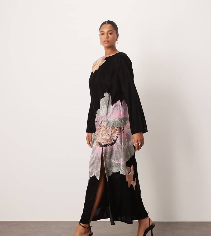 ARRANGE Curve - Samt-Maxikleid in Schwarz mit Blumenstickerei von ARRANGE