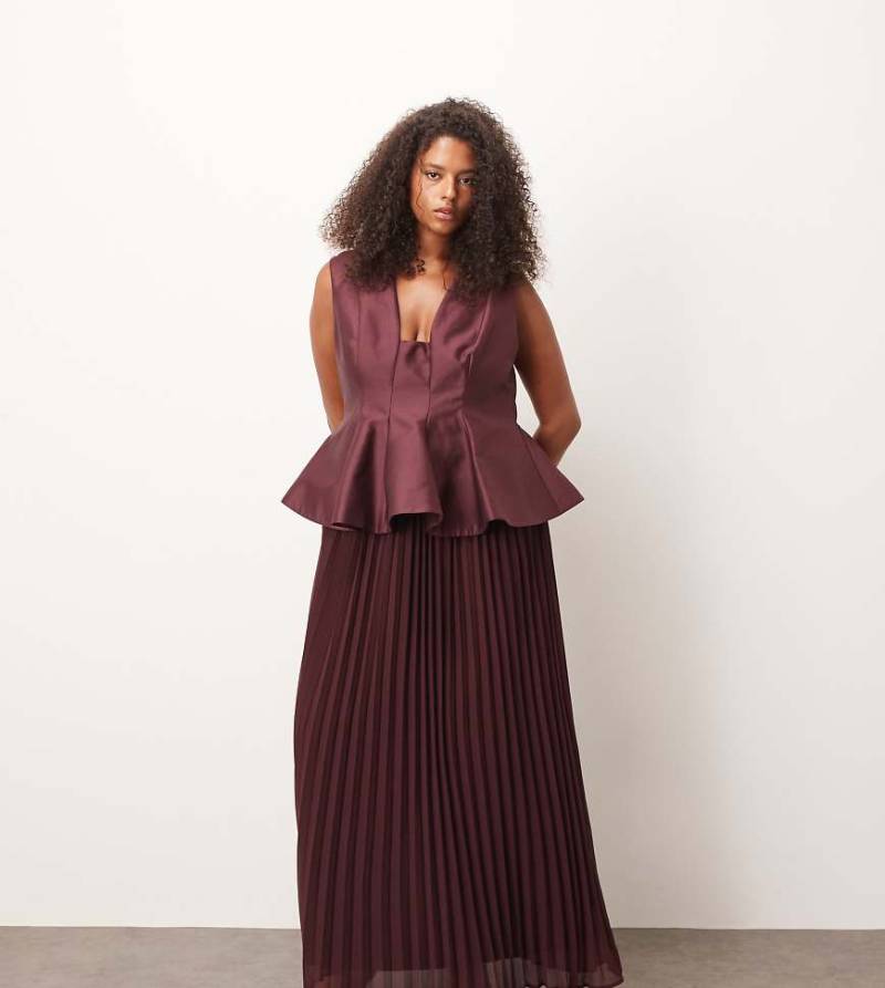 ARRANGE Curve - Strukturiertes, tailliertes Maxikleid in Pflaume mit kontrastierendem Plissee-Rock-Lila von ARRANGE