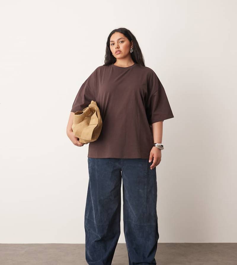 ARRANGE Curve - Sydney - Barrel Leg Hose aus Wildleder in Marineblau mit hohem Bund von ARRANGE