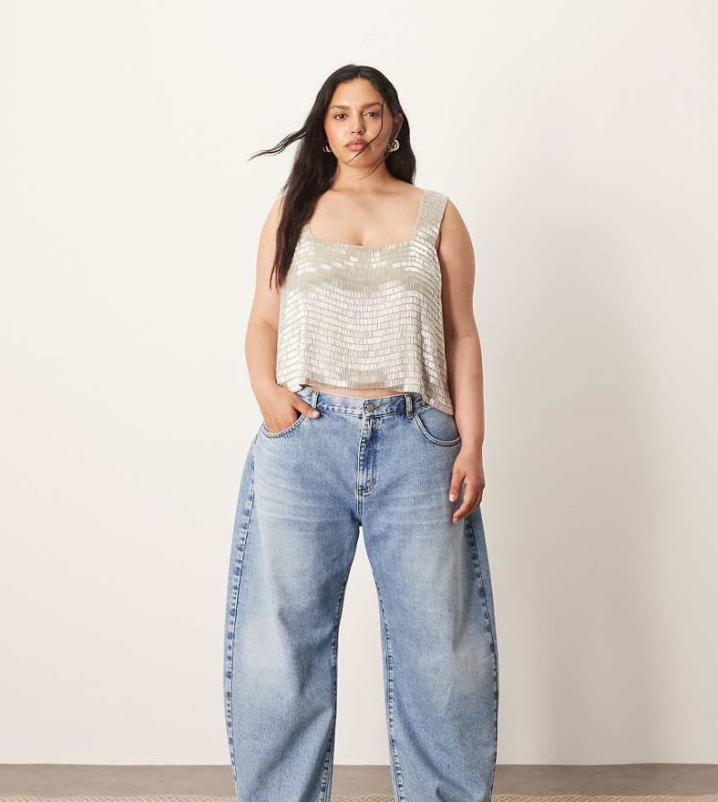 ARRANGE Curve - Tova - Schmal zulaufende Jeans in heller Waschung mit schmal abgerundetem Bein und Rollsaum-Blau von ARRANGE