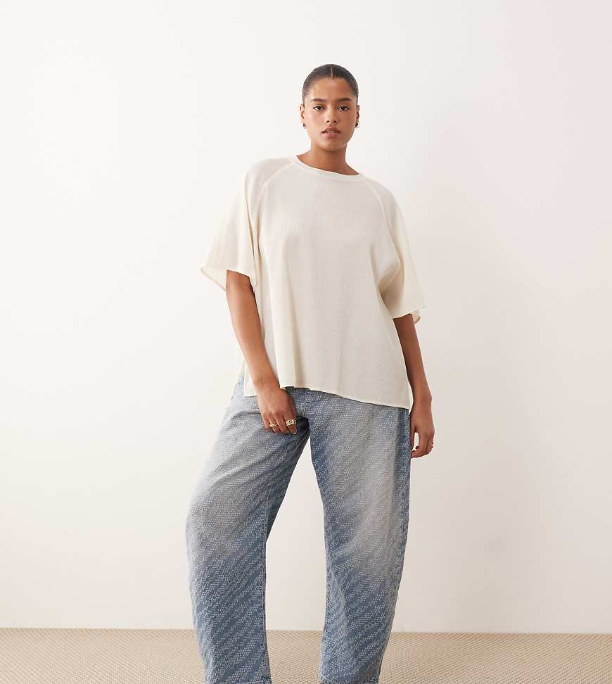 ARRANGE Curve - Tova - Strukturierte Jeans in verwaschenem Mittelblau von ARRANGE