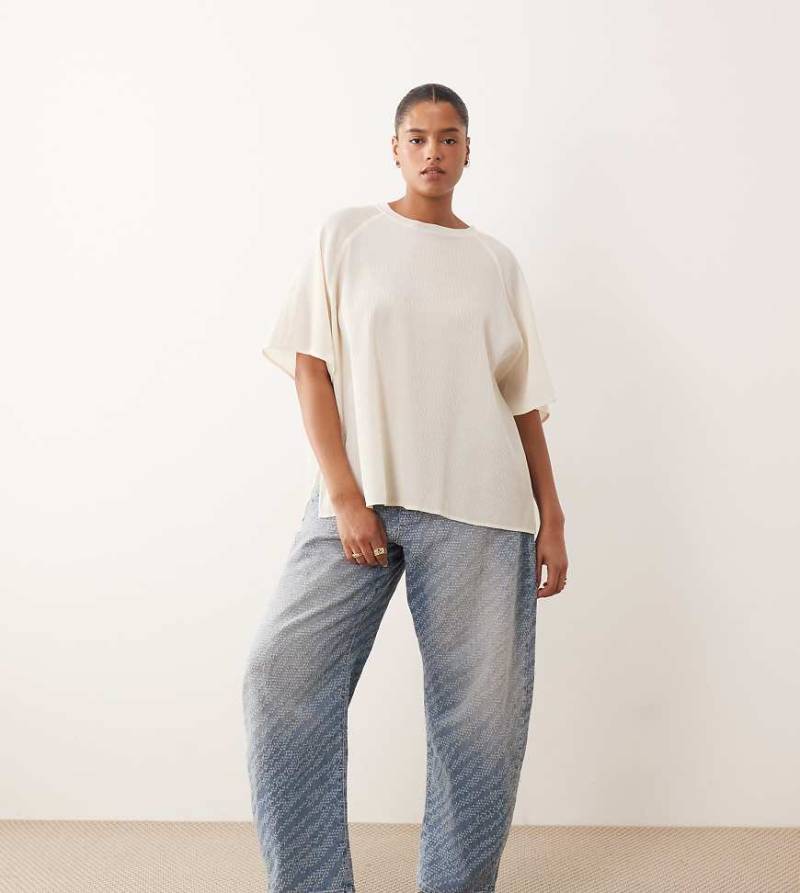 ARRANGE Curve - Tova - Strukturierte Jeans in verwaschenem Mittelblau von ARRANGE