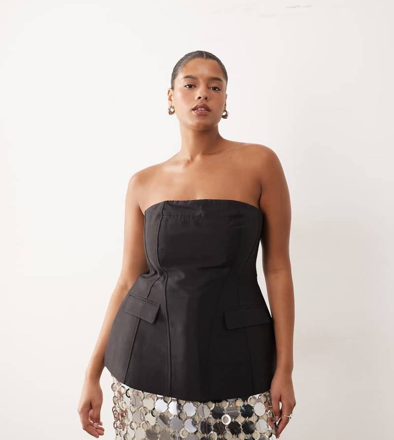 ARRANGE Curve - Trägerloses Oberteil aus festem, verstärktem Satin in Schwarz mit geformtem Design von ARRANGE