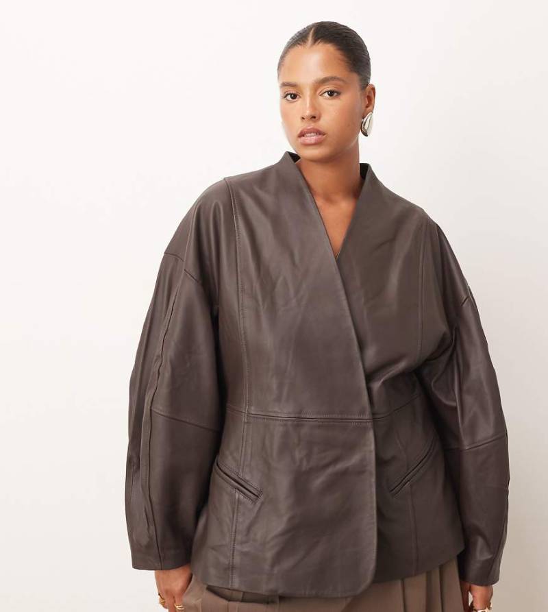 ARRANGE Curve - Weiche Lederjacke in Schokobraun mit betonter Taille und ovalen Ärmeln-Brown von ARRANGE