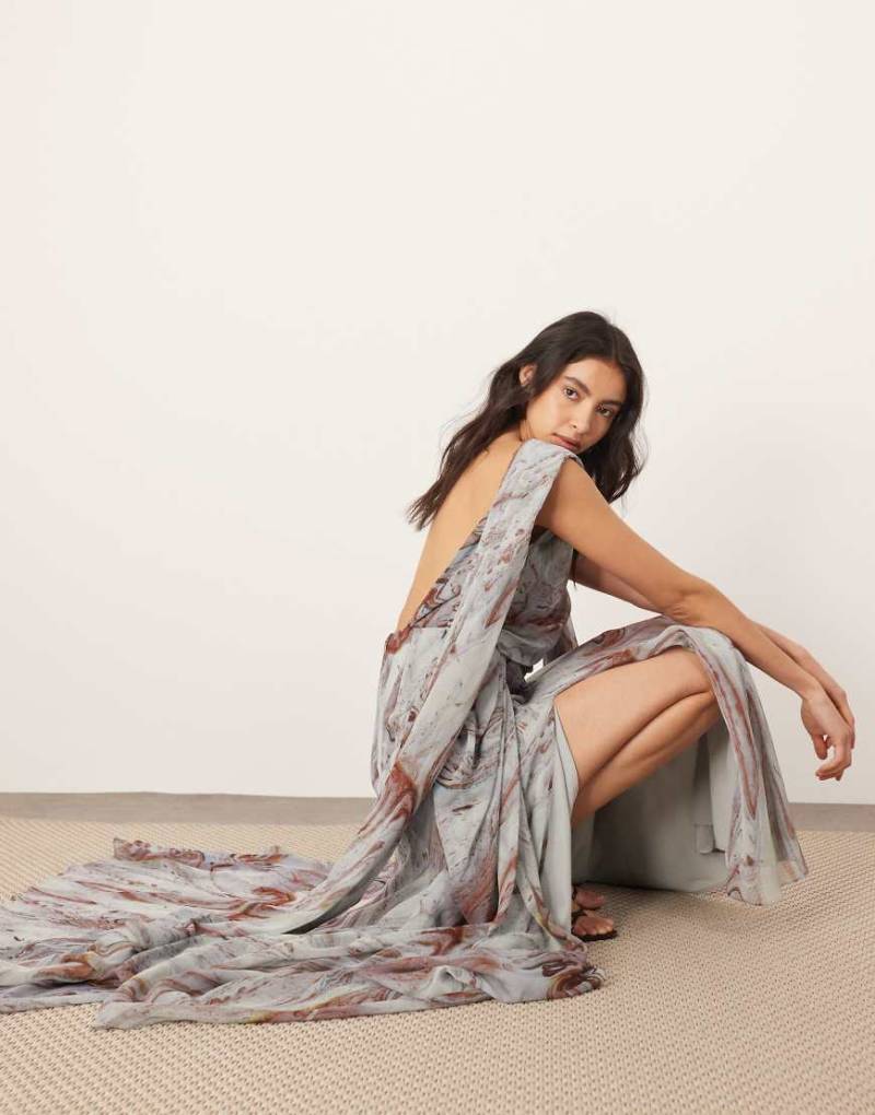 ARRANGE - Drapiertes Chiffon-Maxikleid mit Schal-Detail und blauem Marmormuster-Bunt von ARRANGE