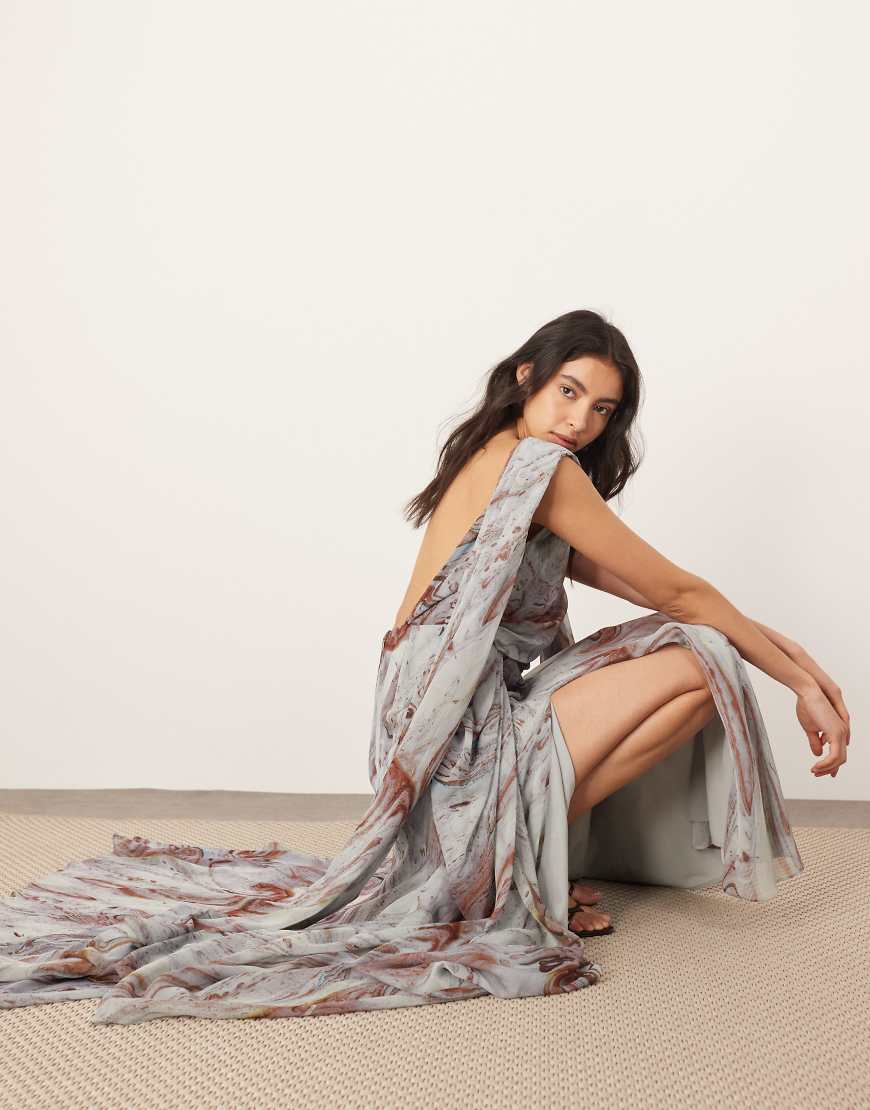 ARRANGE - Drapiertes Chiffon-Maxikleid mit Schal-Detail und blauem Marmormuster-Bunt von ARRANGE