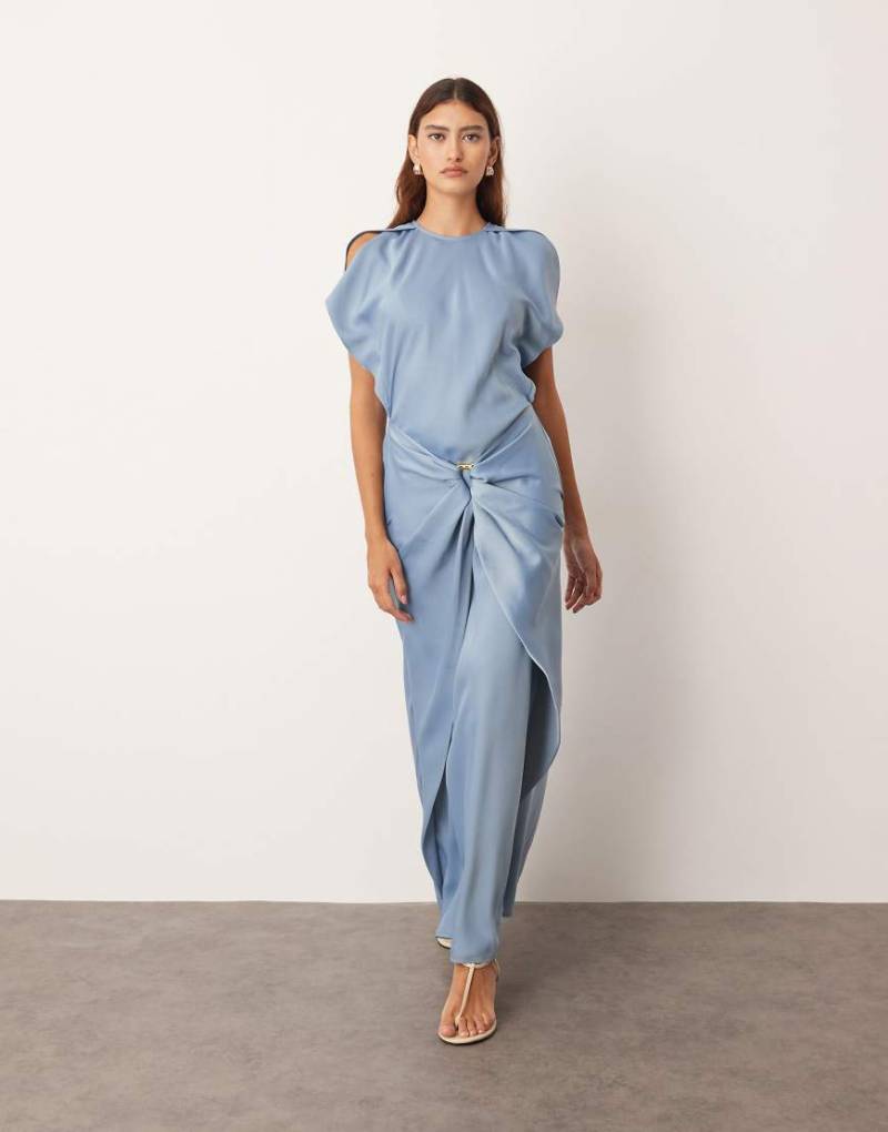 ARRANGE - Drapiertes Maxikleid in Blau mit Ärmelschlitzen und Metallbesatz von ARRANGE
