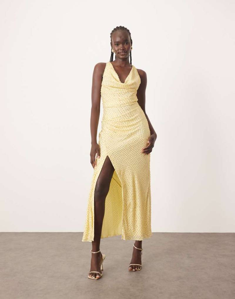ARRANGE - Drapiertes Maxikleid in Zitronengelb mit Strassverzierung und verdrehtem Detail von ARRANGE