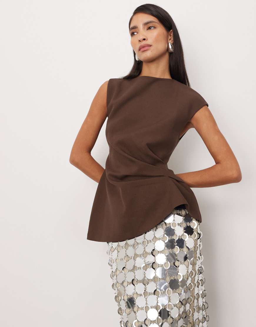 ARRANGE - Elegantes Oberteil in Schokobraun mit tailliertem Schnitt und Knopfdetail-Brown von ARRANGE