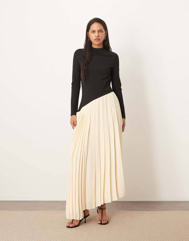 ARRANGE - Geformtes Maxikleid in Schwarz mit Kontrastmaterial und plissiertem Rock von ARRANGE