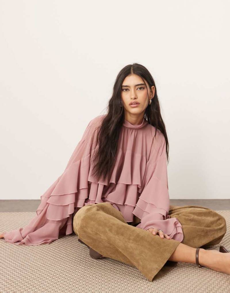 ARRANGE - Hochgeschlossene Bluse aus Chiffon in Staubrosa mit markanten Rüschen von ARRANGE