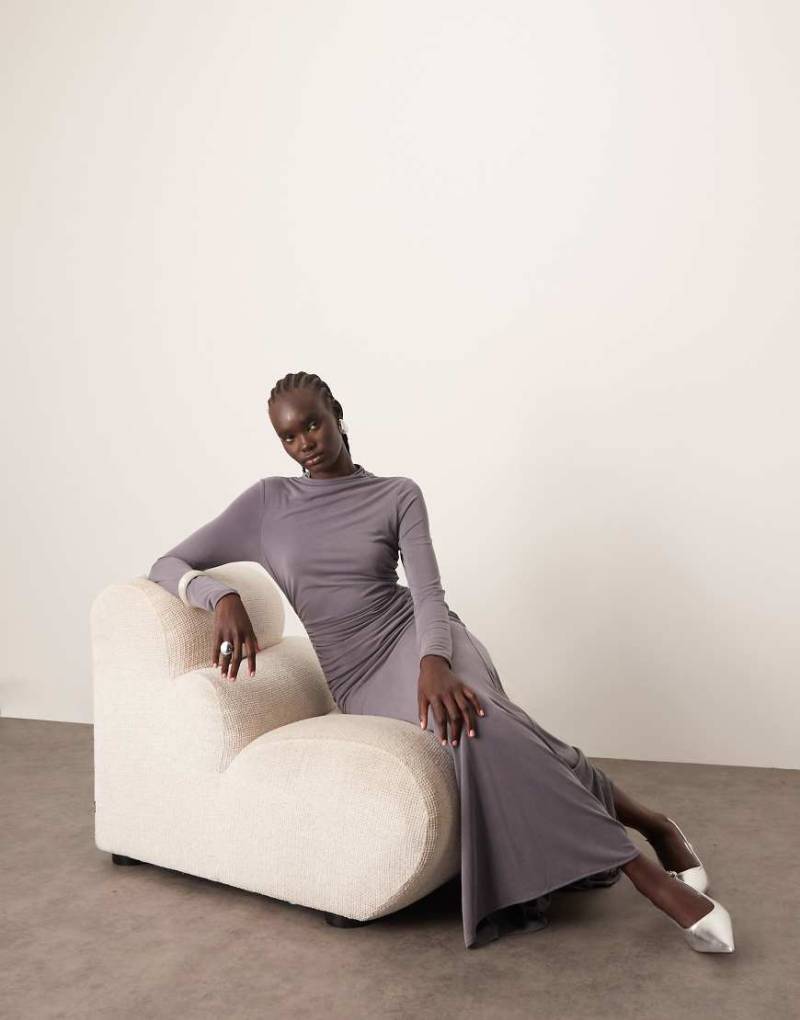 ARRANGE - Langärmliges, drapiertes Maxikleid in Anthrazit-Grau von ARRANGE