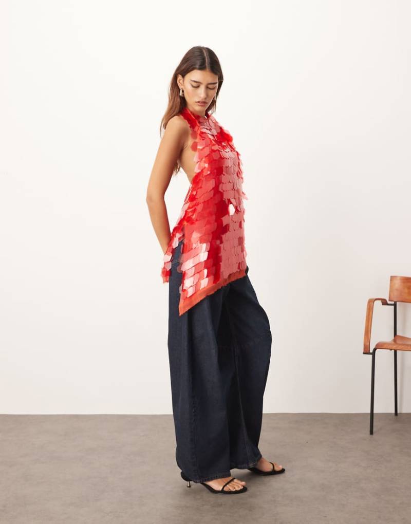 ARRANGE - Langes Neckholder-Oberteil in Rot mit Verzierung und Pailletten in Splitteroptik von ARRANGE