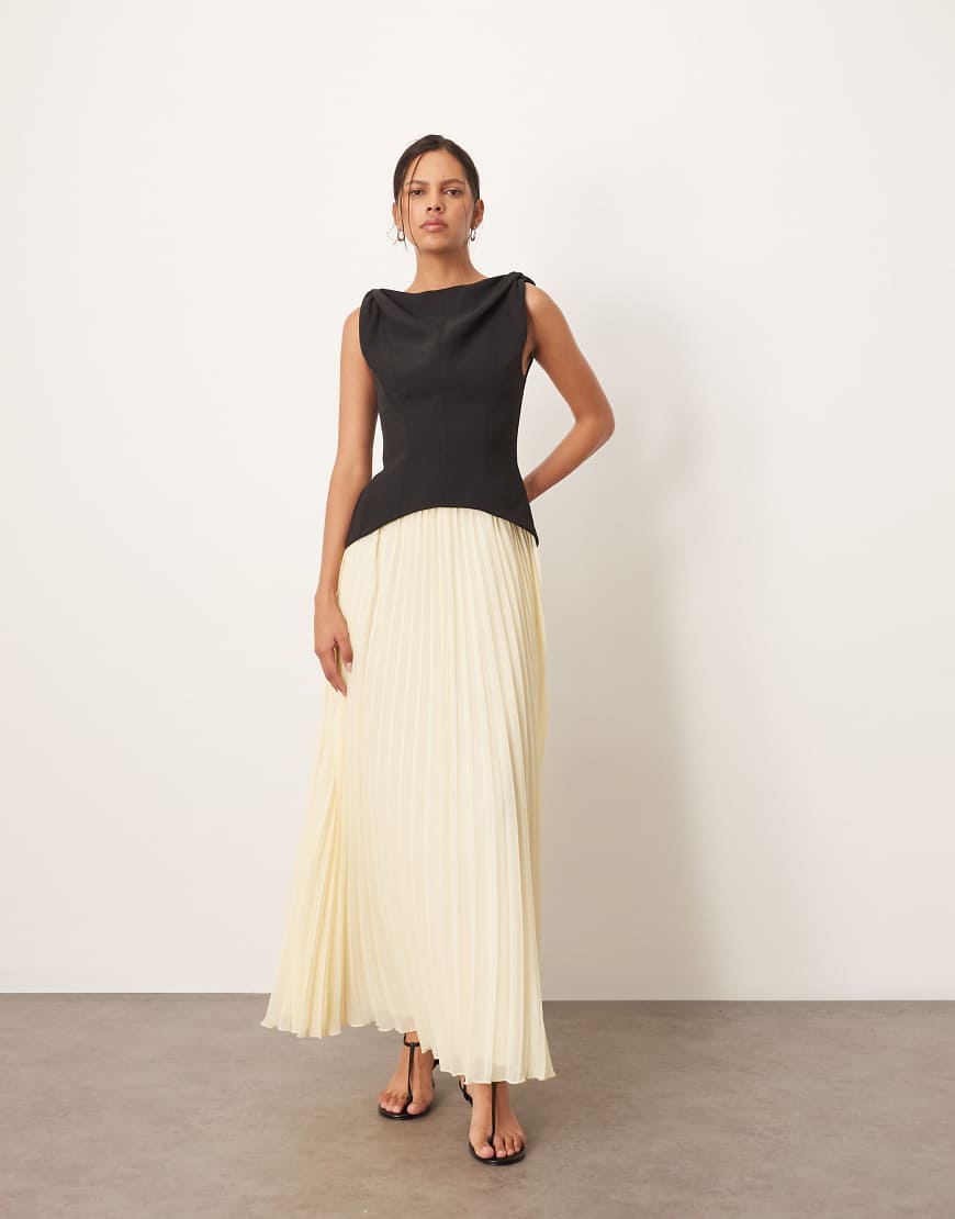 ARRANGE - Maxikleid im Mix-Stil mit Kontrastdesign in Schwarz und Buttermilchgelb mit Faltenrock und Oberteil mit verdrehtem Detail an der Schulter-Bunt von ARRANGE