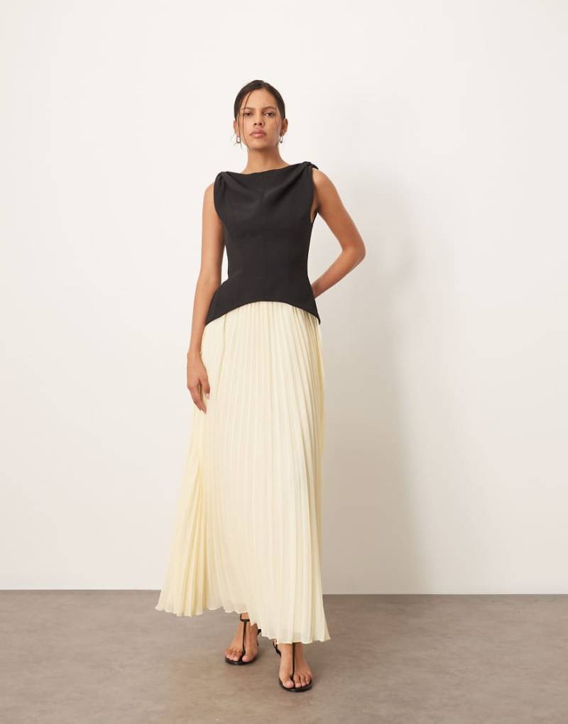 ARRANGE - Maxikleid im Mix-Stil mit Kontrastdesign in Schwarz und Buttermilchgelb mit Faltenrock und Oberteil mit verdrehtem Detail an der Schulter-Bunt von ARRANGE